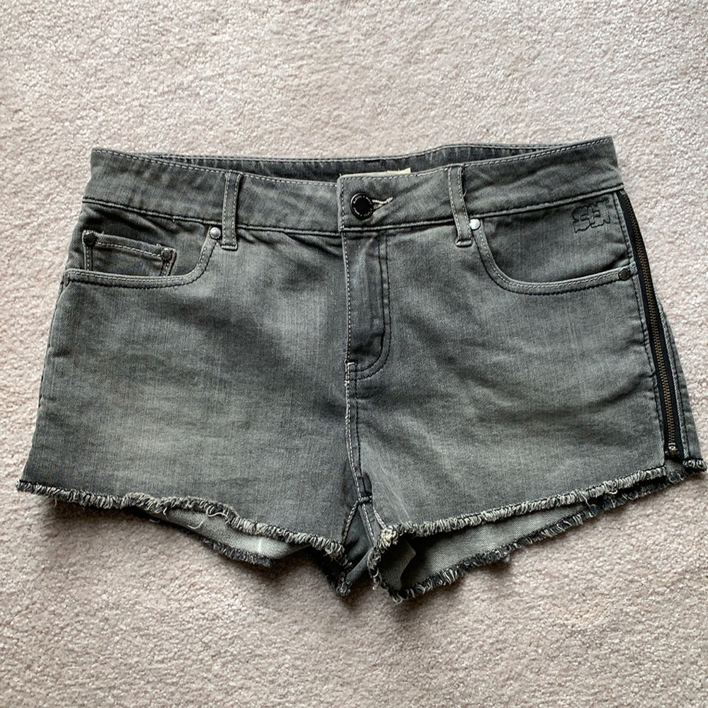 New with Tags! Gray denim shorts